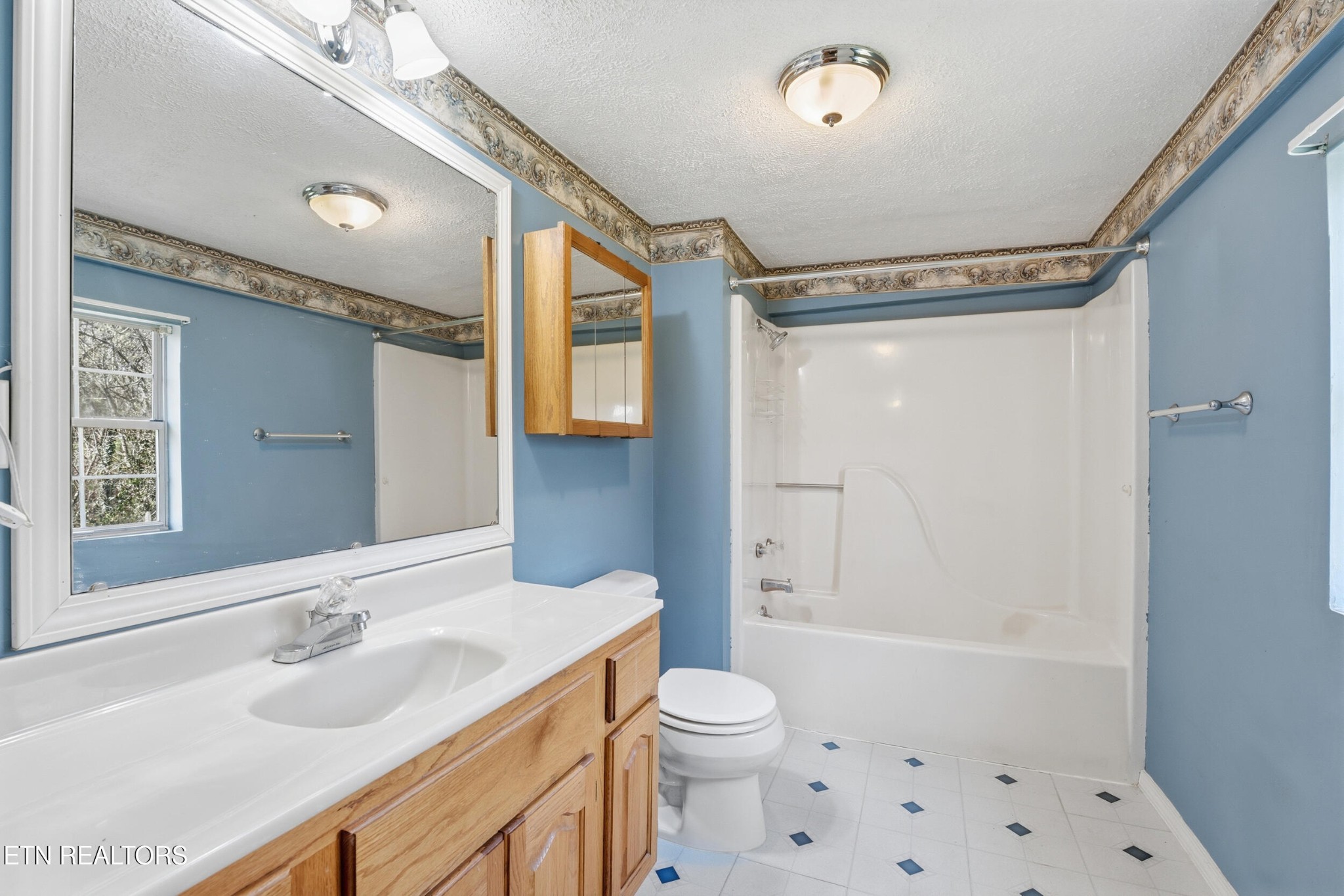 601 Kingston Street Lenoir City TN 37771