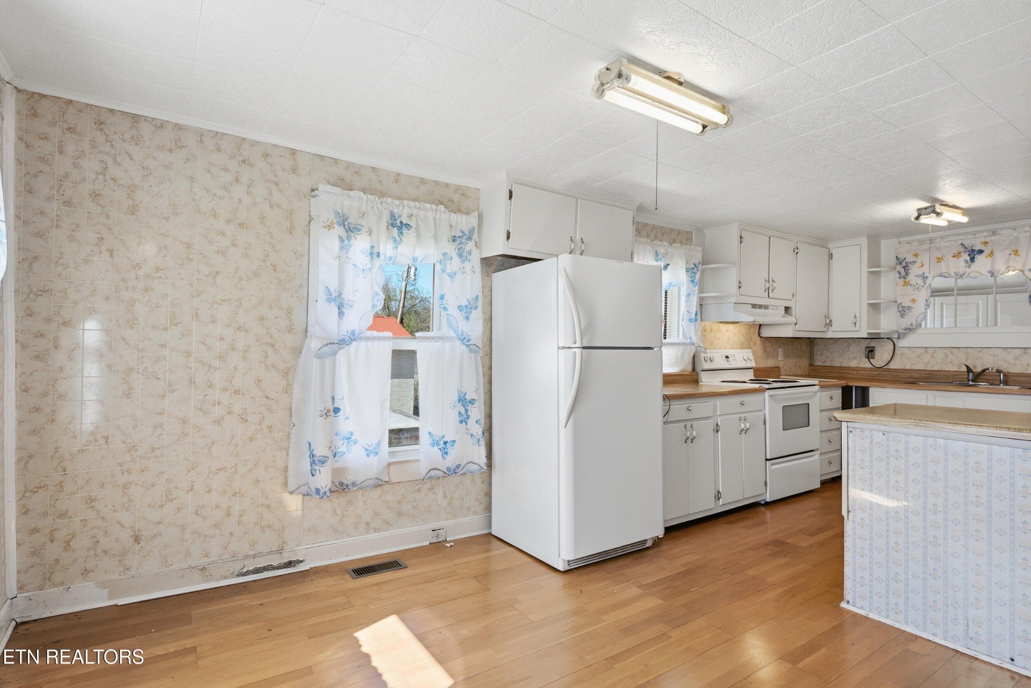 601 Kingston Street Lenoir City TN 37771