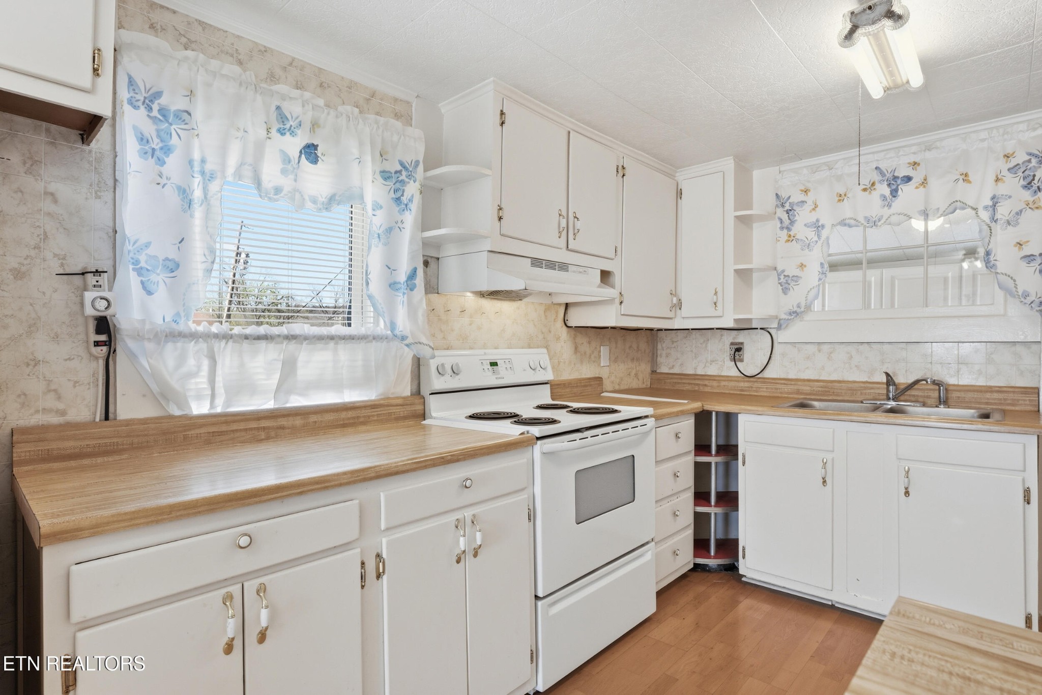 601 Kingston Street Lenoir City TN 37771