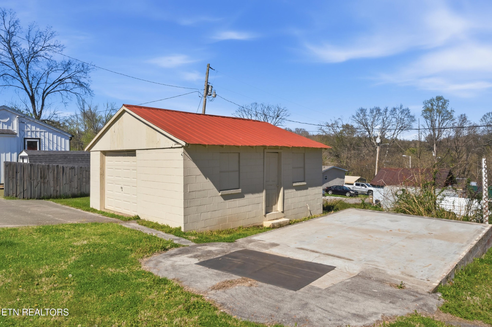 601 Kingston Street Lenoir City TN 37771