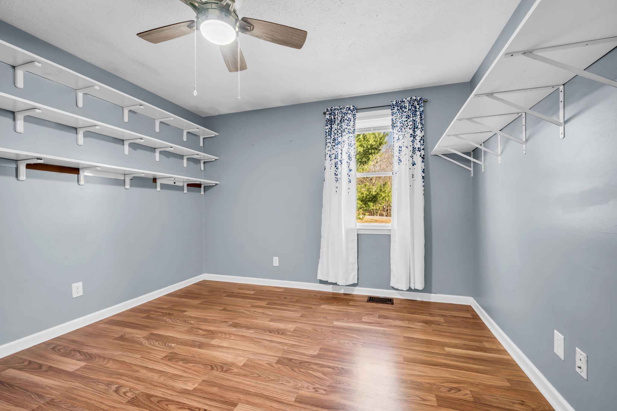 1006 Twin Oaks Drive White Bluff TN 37187