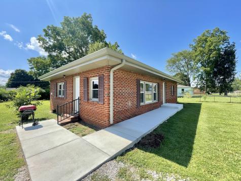 107 10th Ave, N Decherd TN 37324