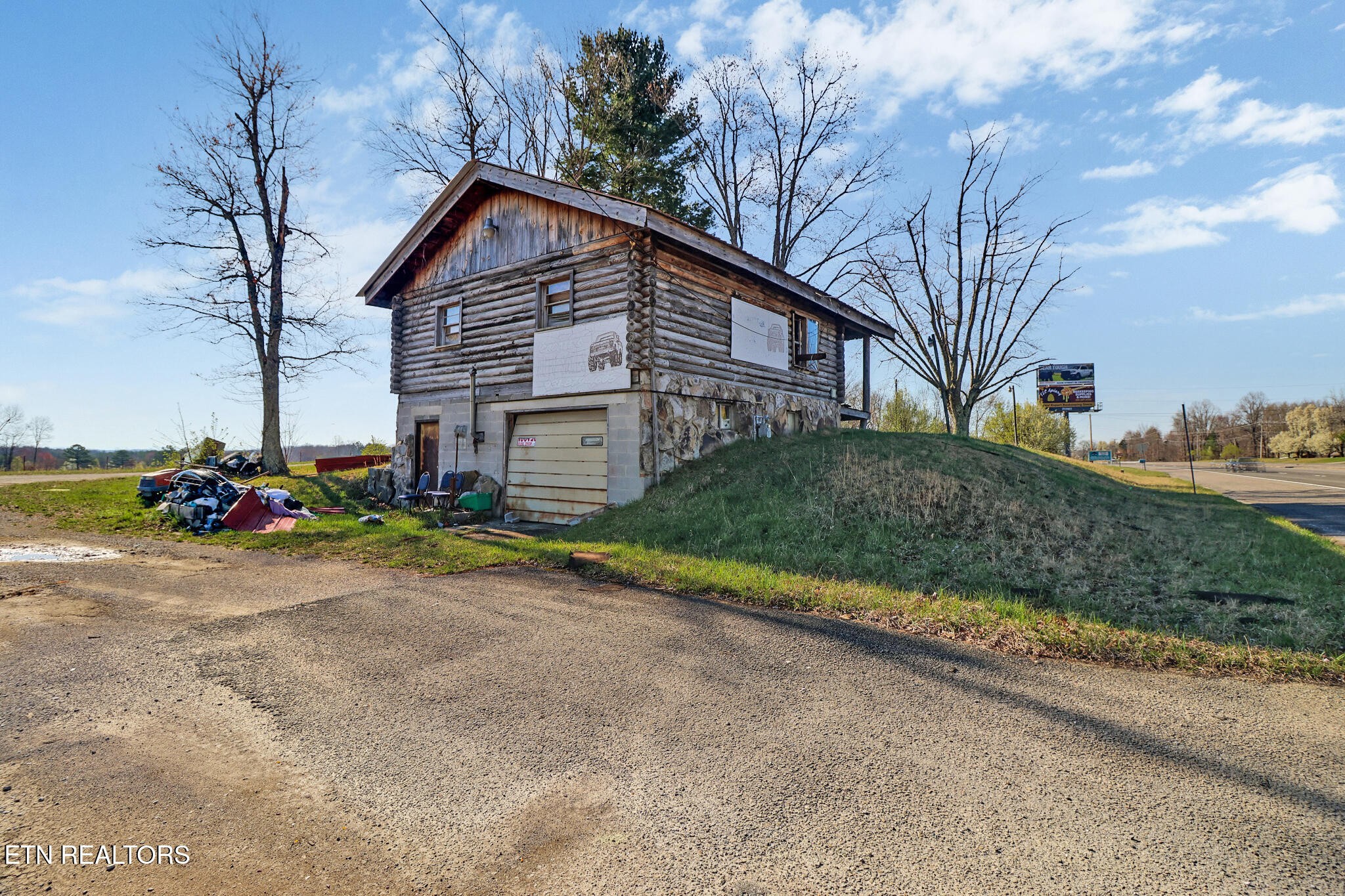 2172 S York Highway Jamestown TN 38556