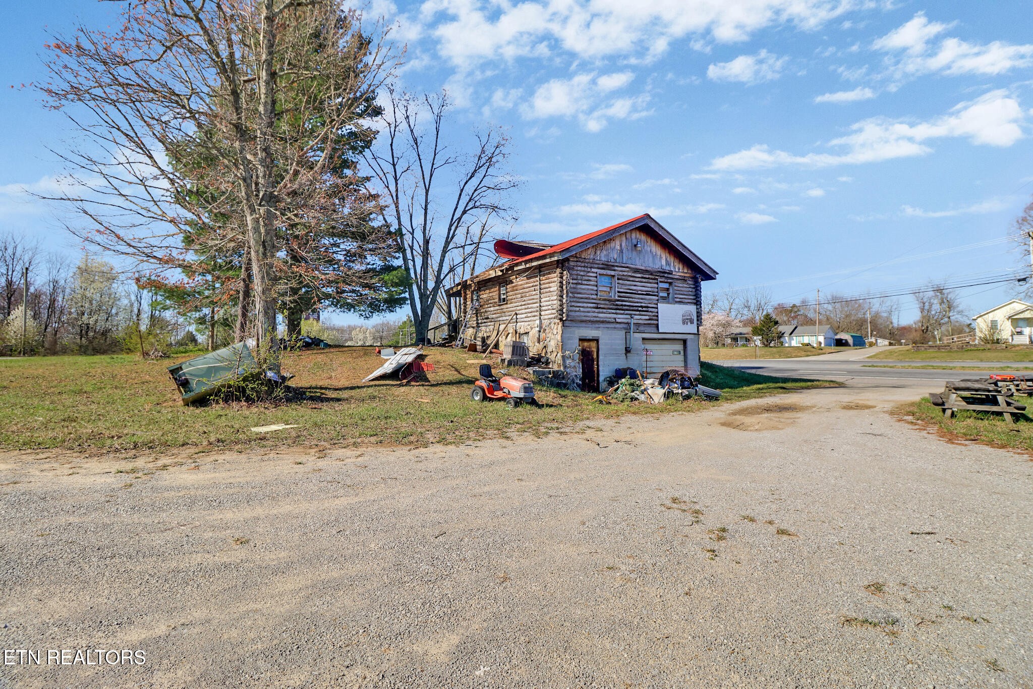 2172 S York Highway Jamestown TN 38556