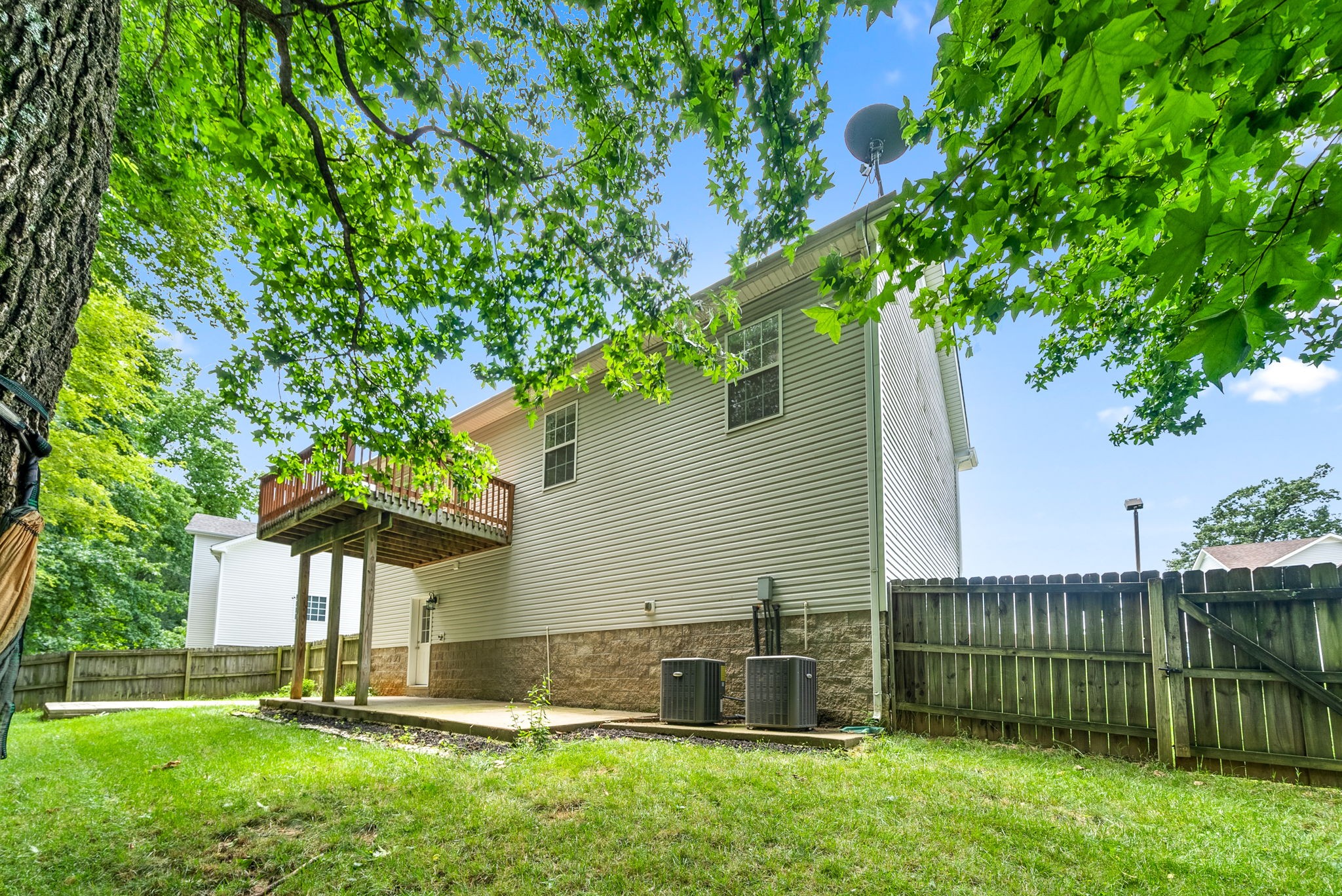 1648 Broad Circle Clarksville TN 37042