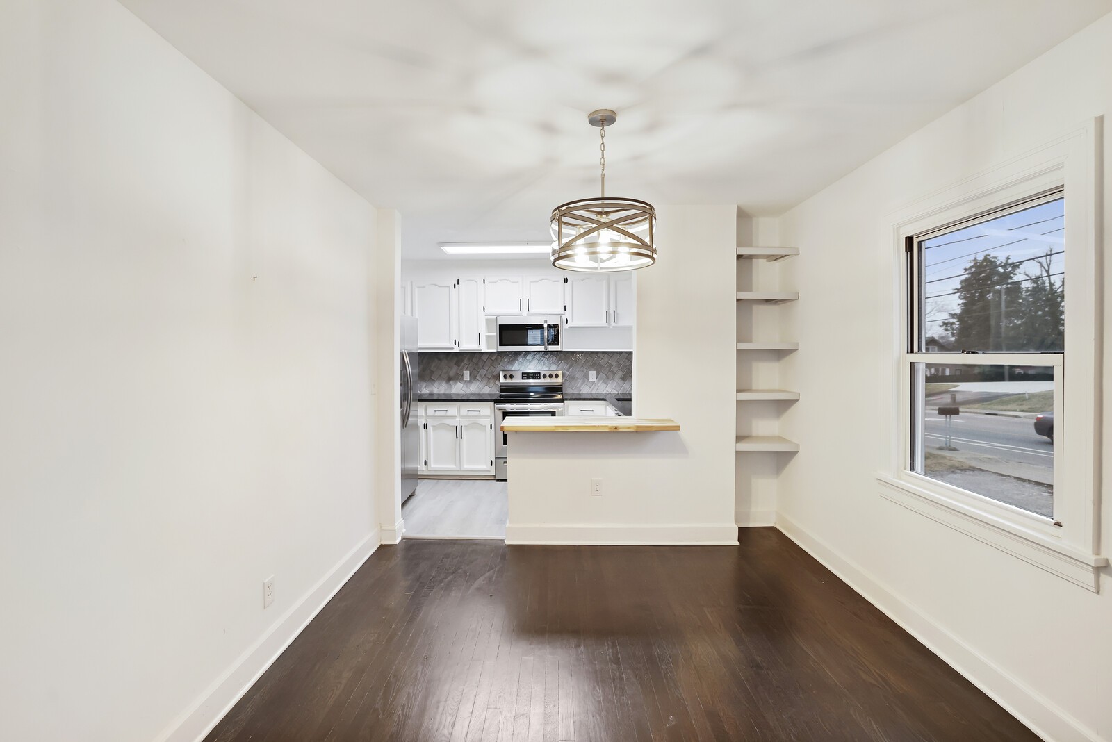 522 E Trinity Ln, E Nashville TN 37207