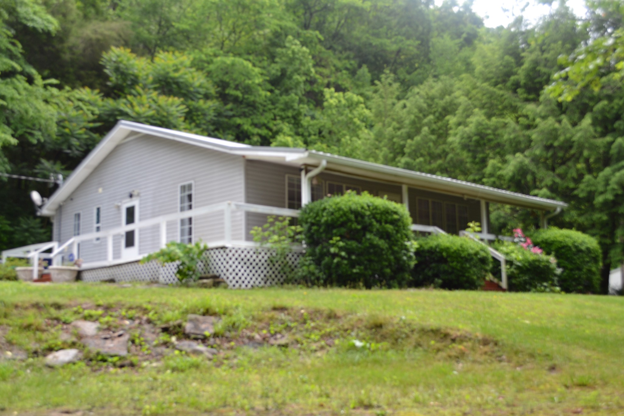 1505 Add Stafford Road Hilham TN 38568