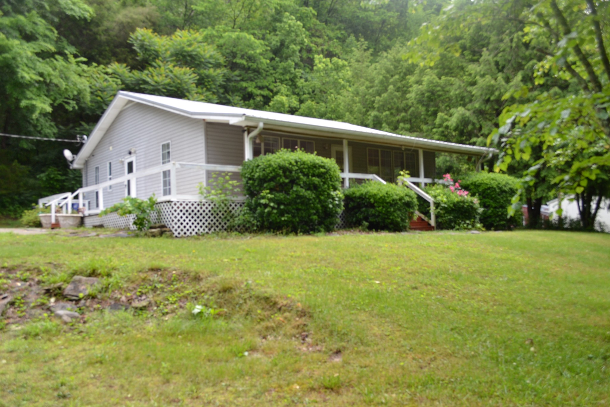 1505 Add Stafford Road Hilham TN 38568