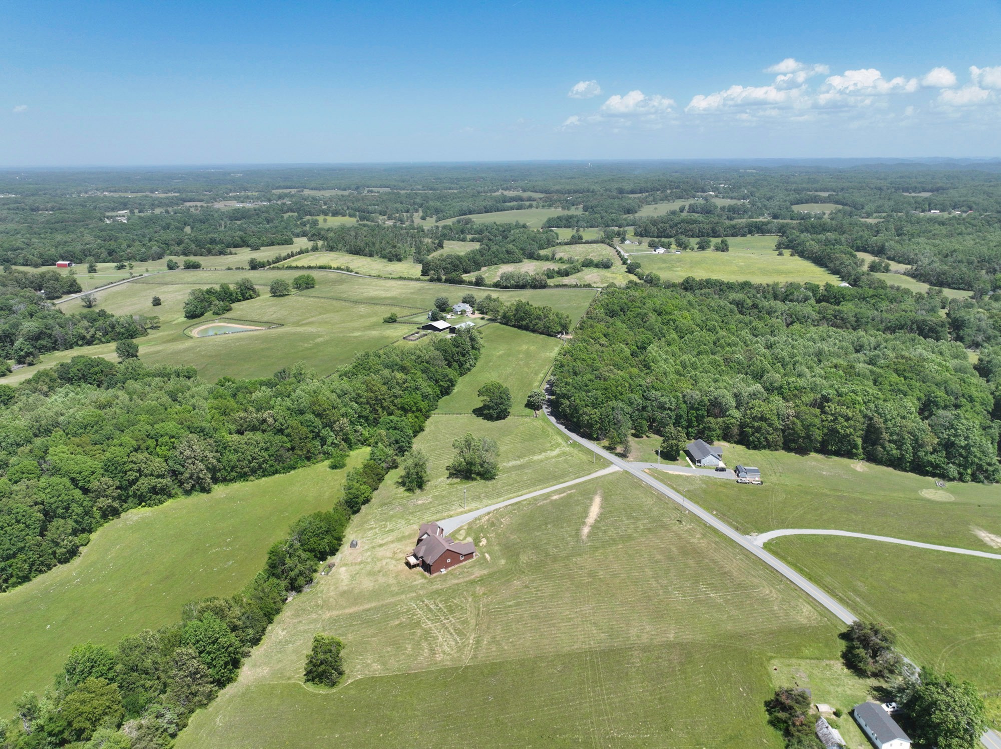1693 Ab Wade Road Portland TN 37148