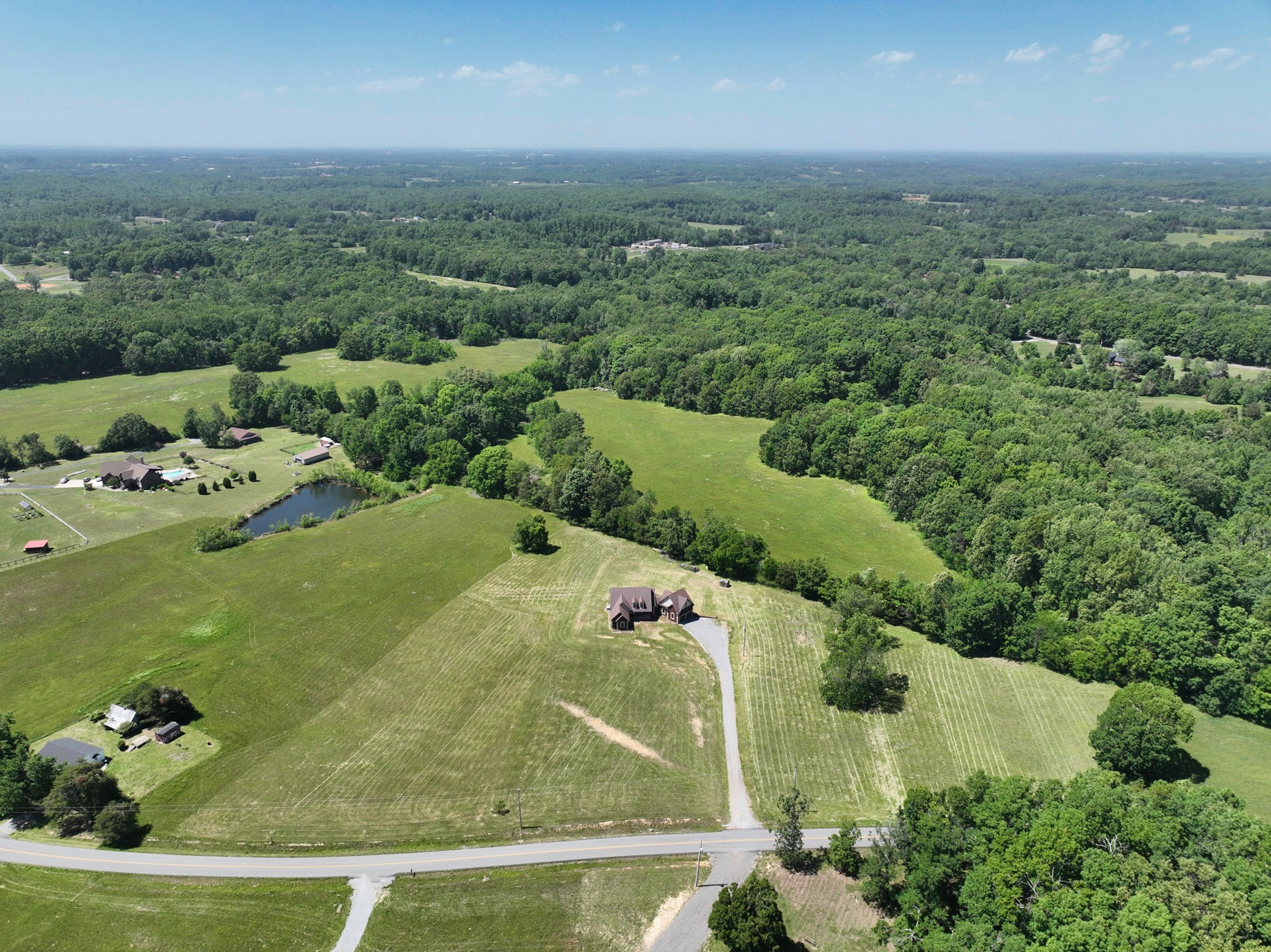1693 Ab Wade Road Portland TN 37148