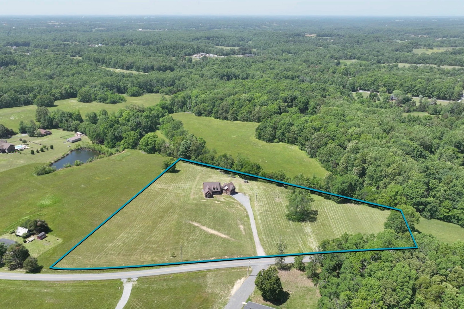 1693 Ab Wade Road Portland TN 37148