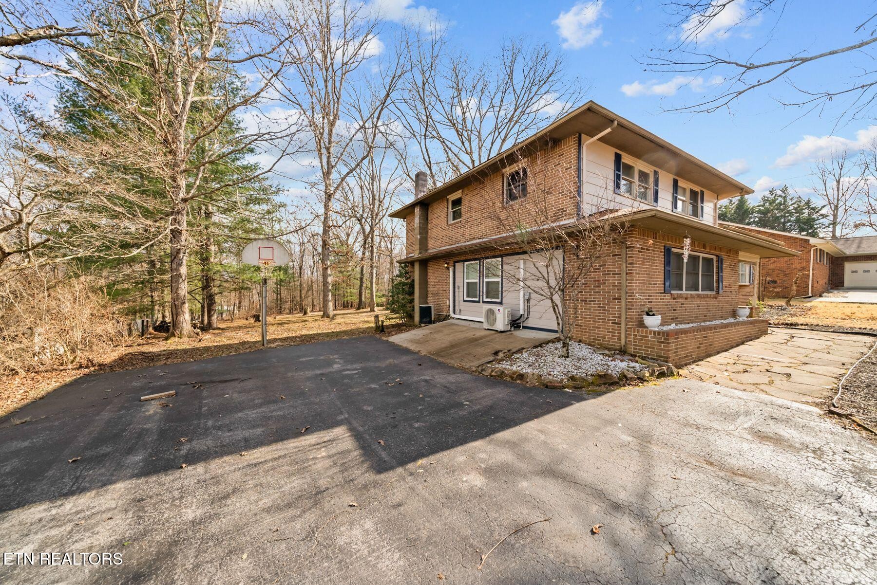 2275 Spruce Loop Crossville TN 38555