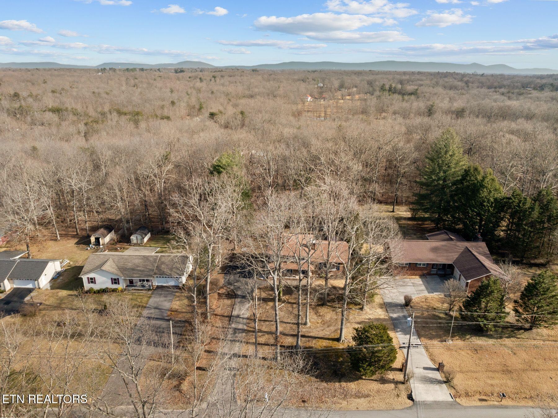 2275 Spruce Loop Crossville TN 38555