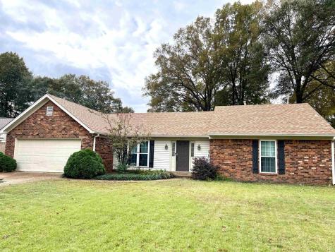 8003 Sunny Creek Drive Memphis TN 38138