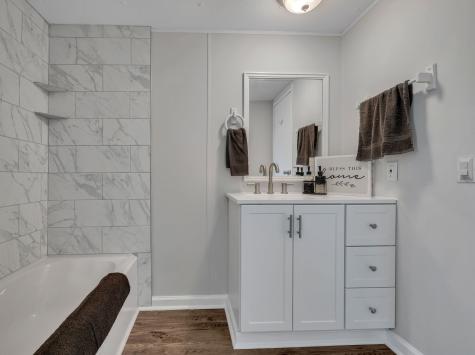 9412 Sugar Tree Drive Bon Aqua TN 37025