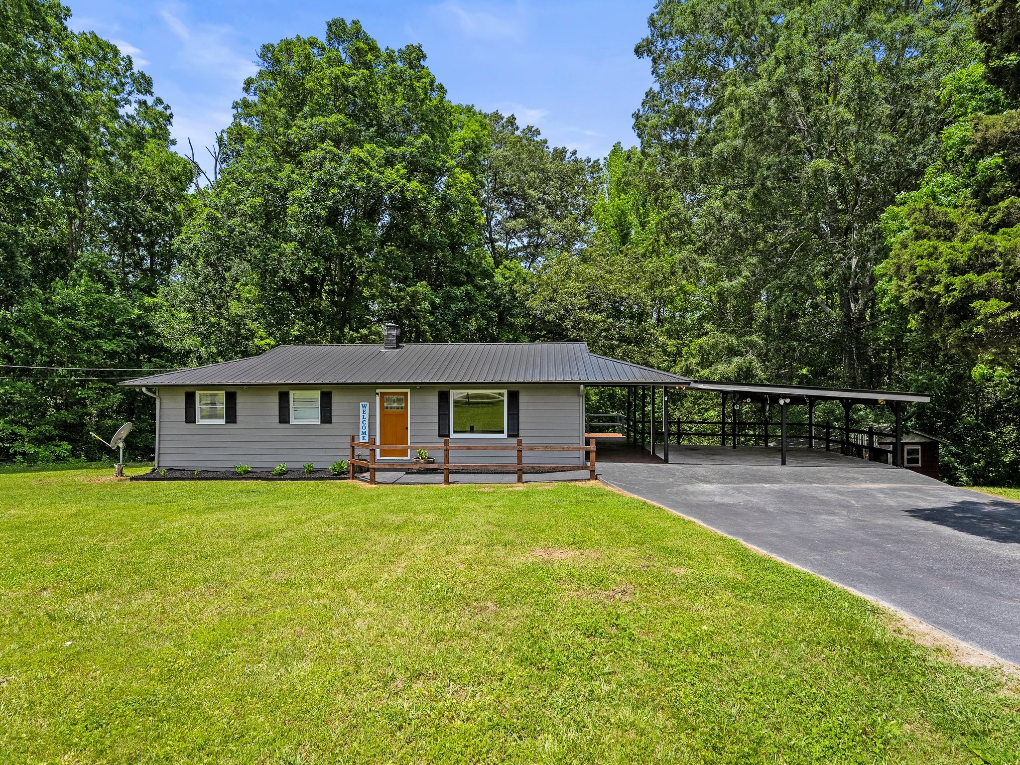 5538 Lexie Beans Creek Road Belvidere TN 37306