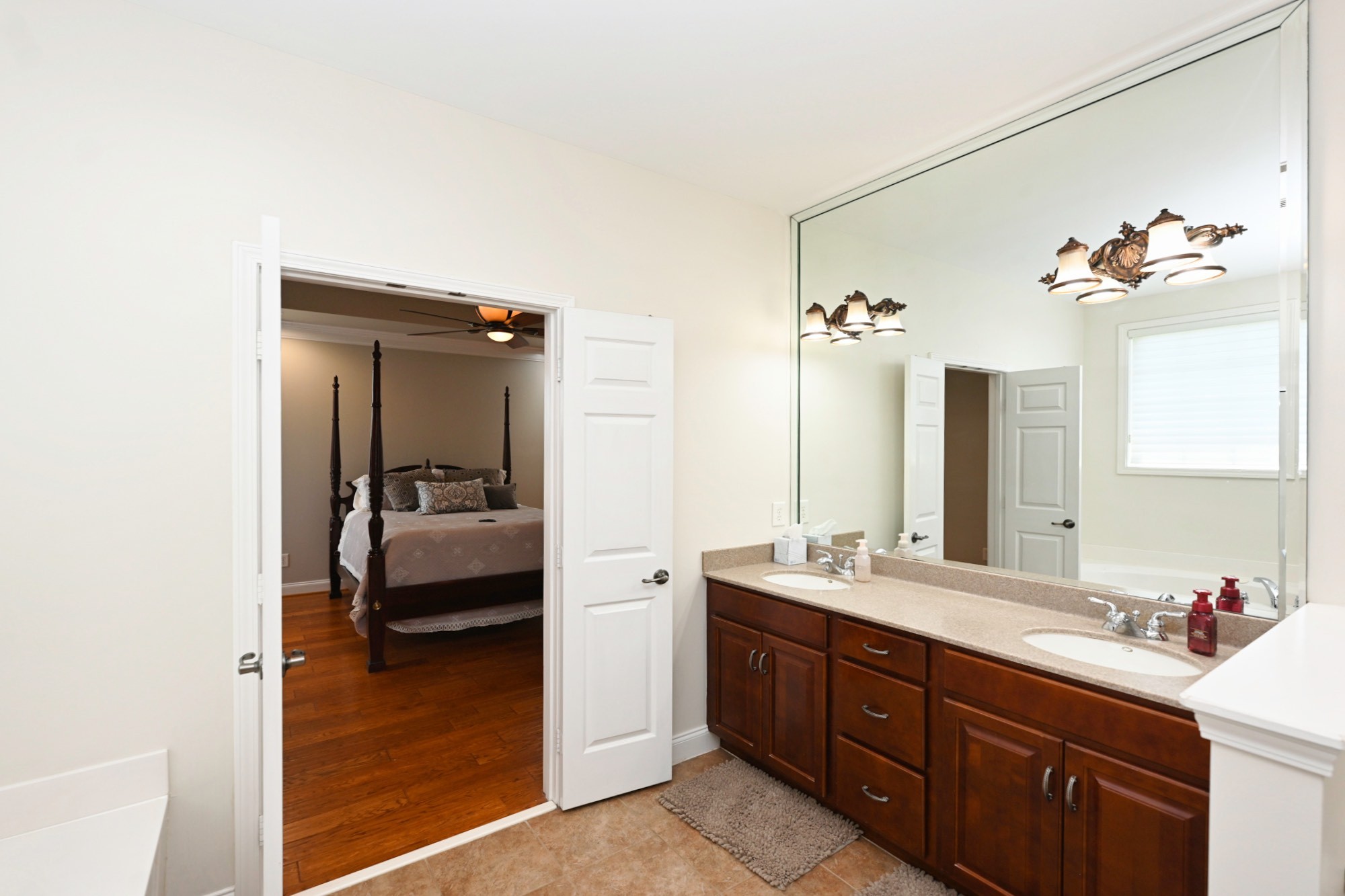 1009 Larkwood Drive Hermitage TN 37076