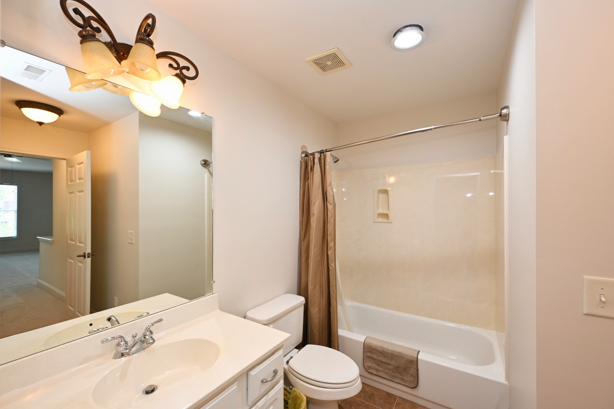1009 Larkwood Drive Hermitage TN 37076