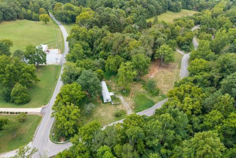 5675 Hodges Road Cunningham TN 37052