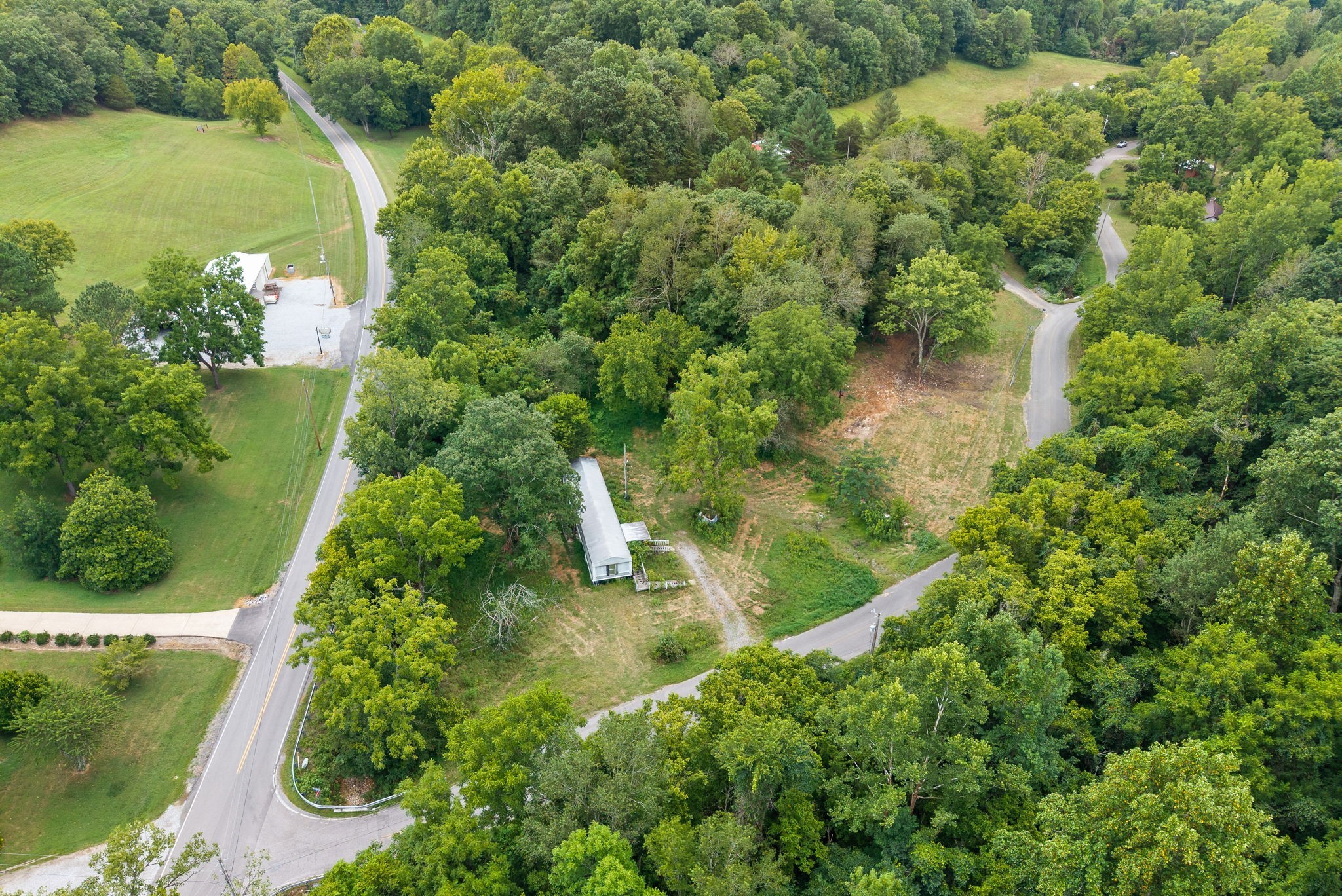 5675 Hodges Road Cunningham TN 37052