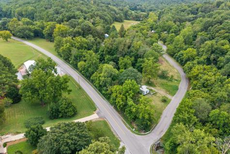 5675 Hodges Road Cunningham TN 37052
