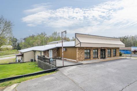 5128 Highway 100 Lyles TN 37098