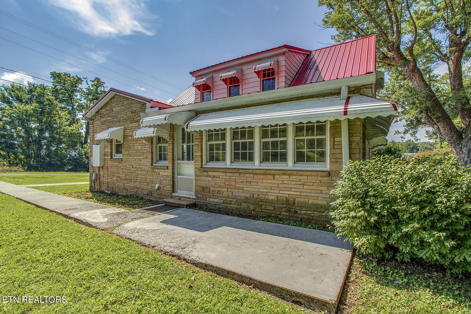 522 Court Street Wartburg TN 37887