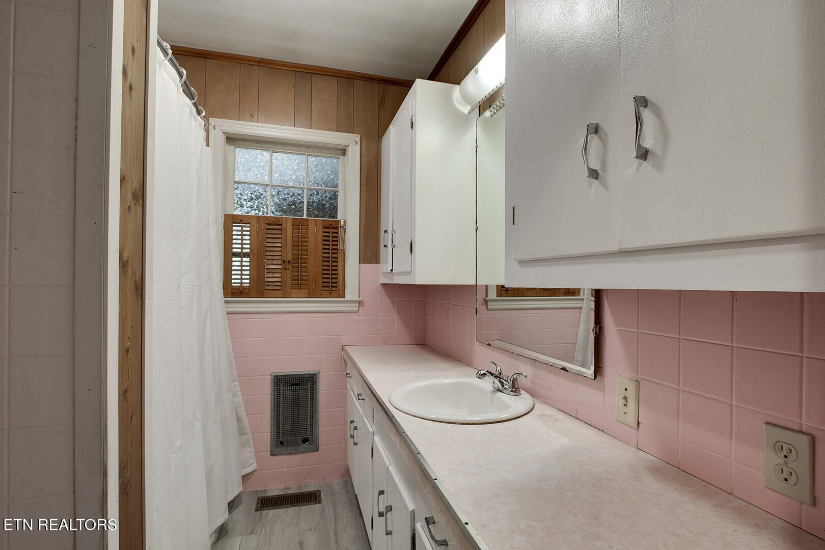 522 Court Street Wartburg TN 37887