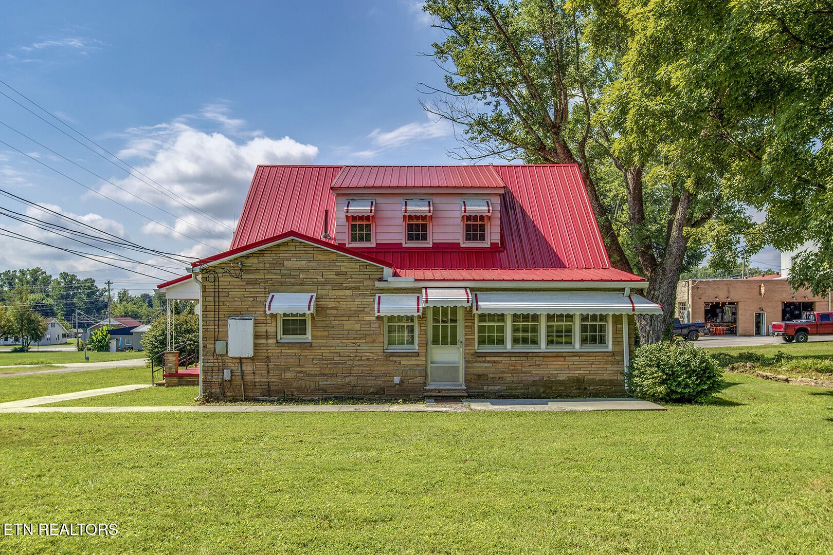 522 Court Street Wartburg TN 37887