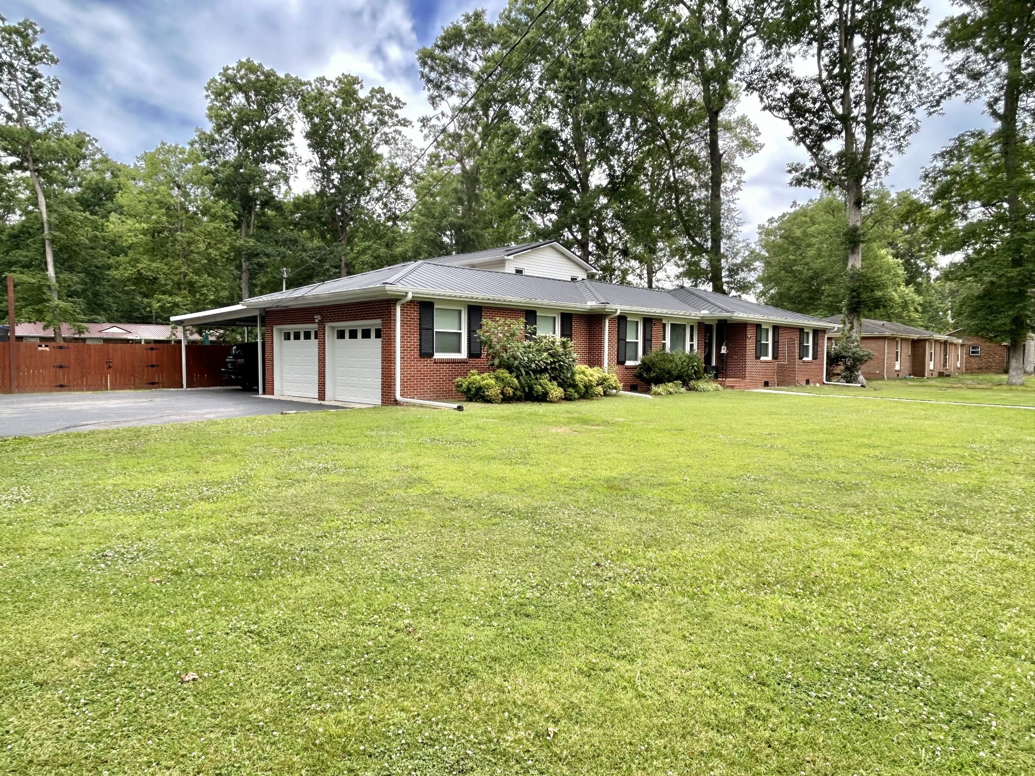 1212 Woodcrest Drive Manchester TN 37355