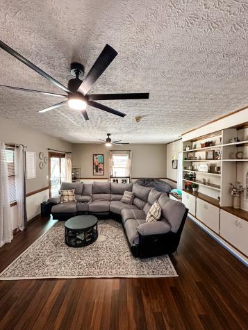 1212 Woodcrest Drive Manchester TN 37355