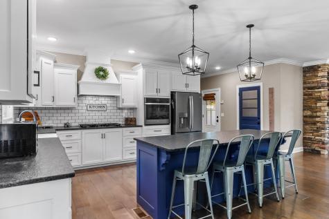 268 Planters Circle Leoma TN 38468