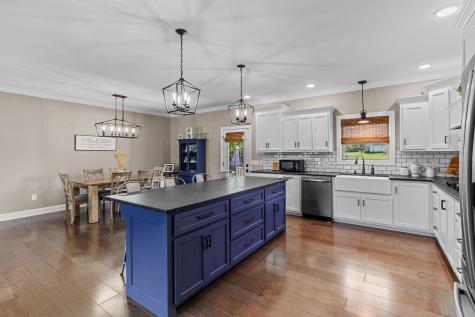 268 Planters Circle Leoma TN 38468