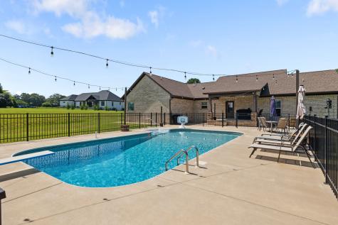 268 Planters Circle Leoma TN 38468