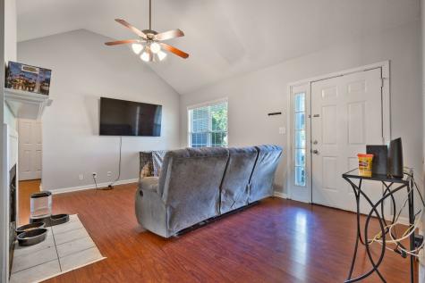 4049 New Grange Circle Clarksville TN 37040