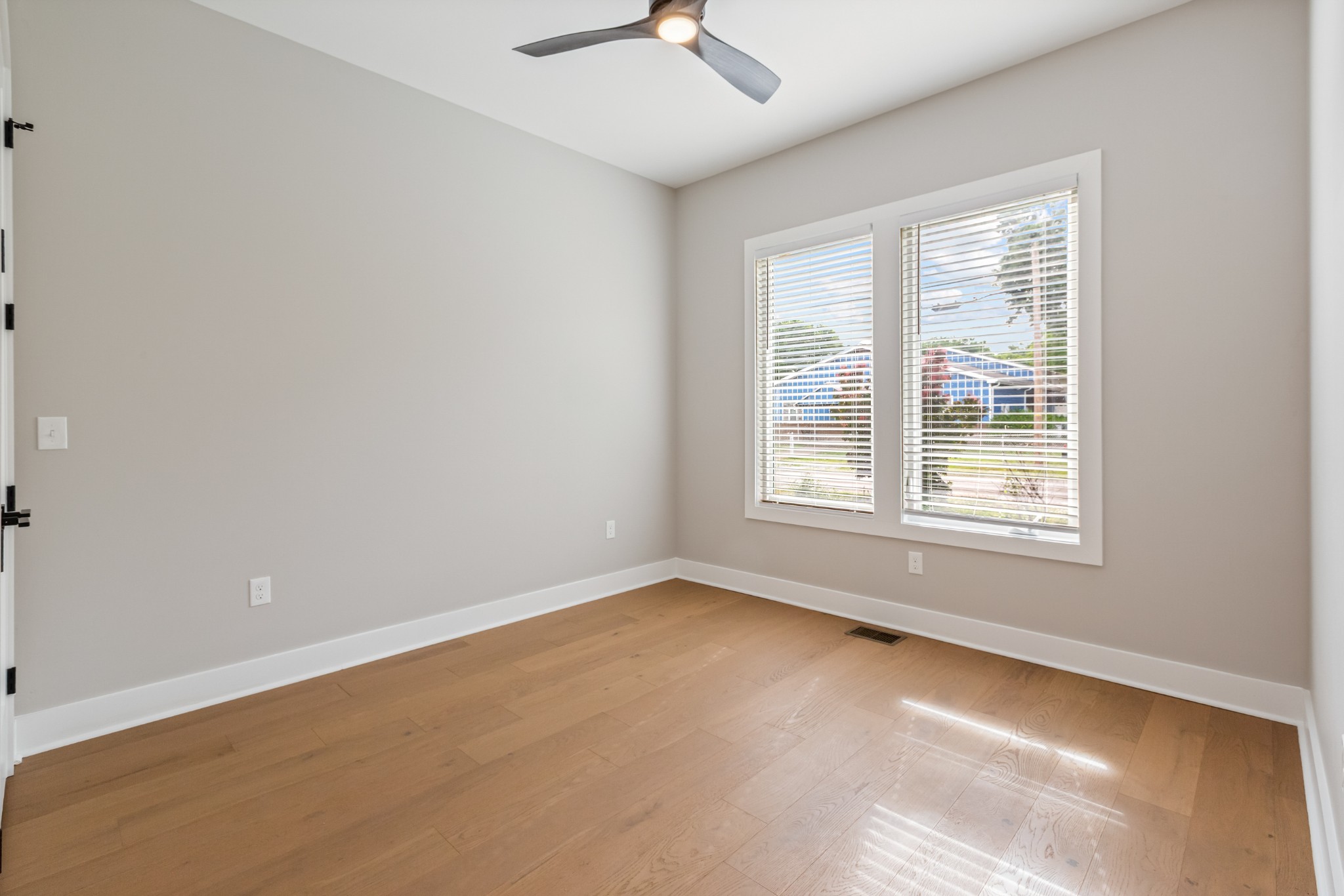 2142 Oakland Street Nashville TN 37210