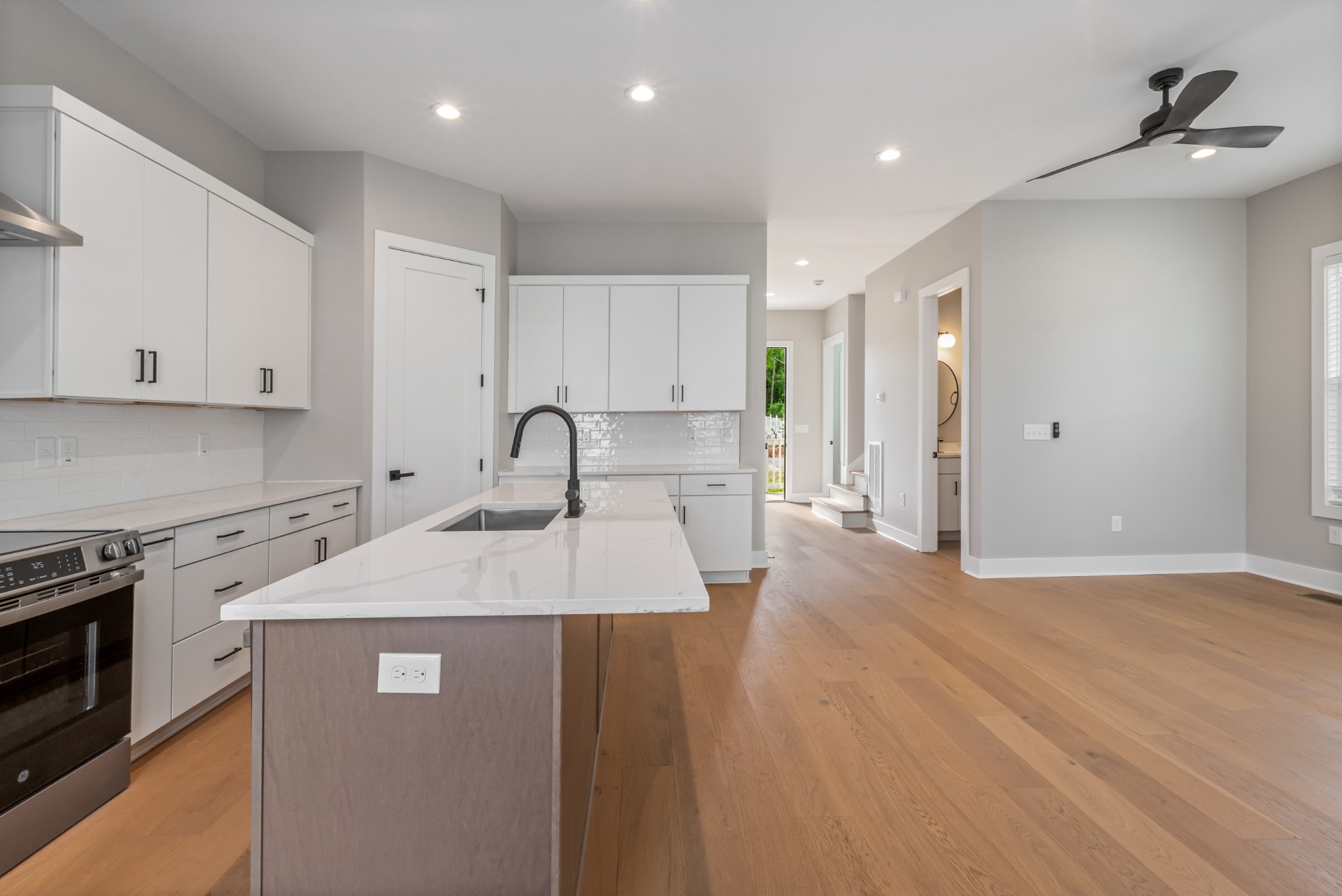 2142 Oakland Street Nashville TN 37210