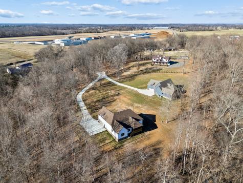 1183 Hangar Road Springfield TN 37172