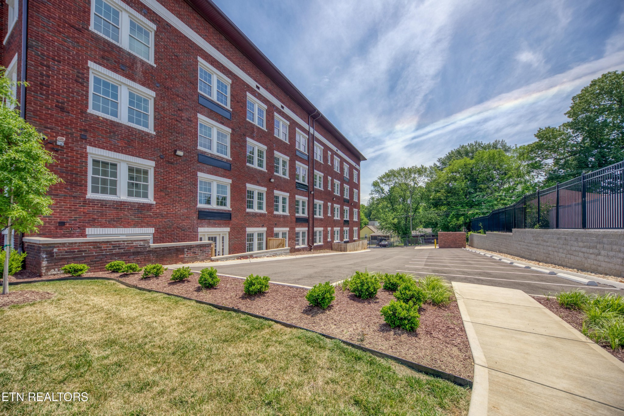 2724 E Magnolia Avenue Knoxville TN 37914