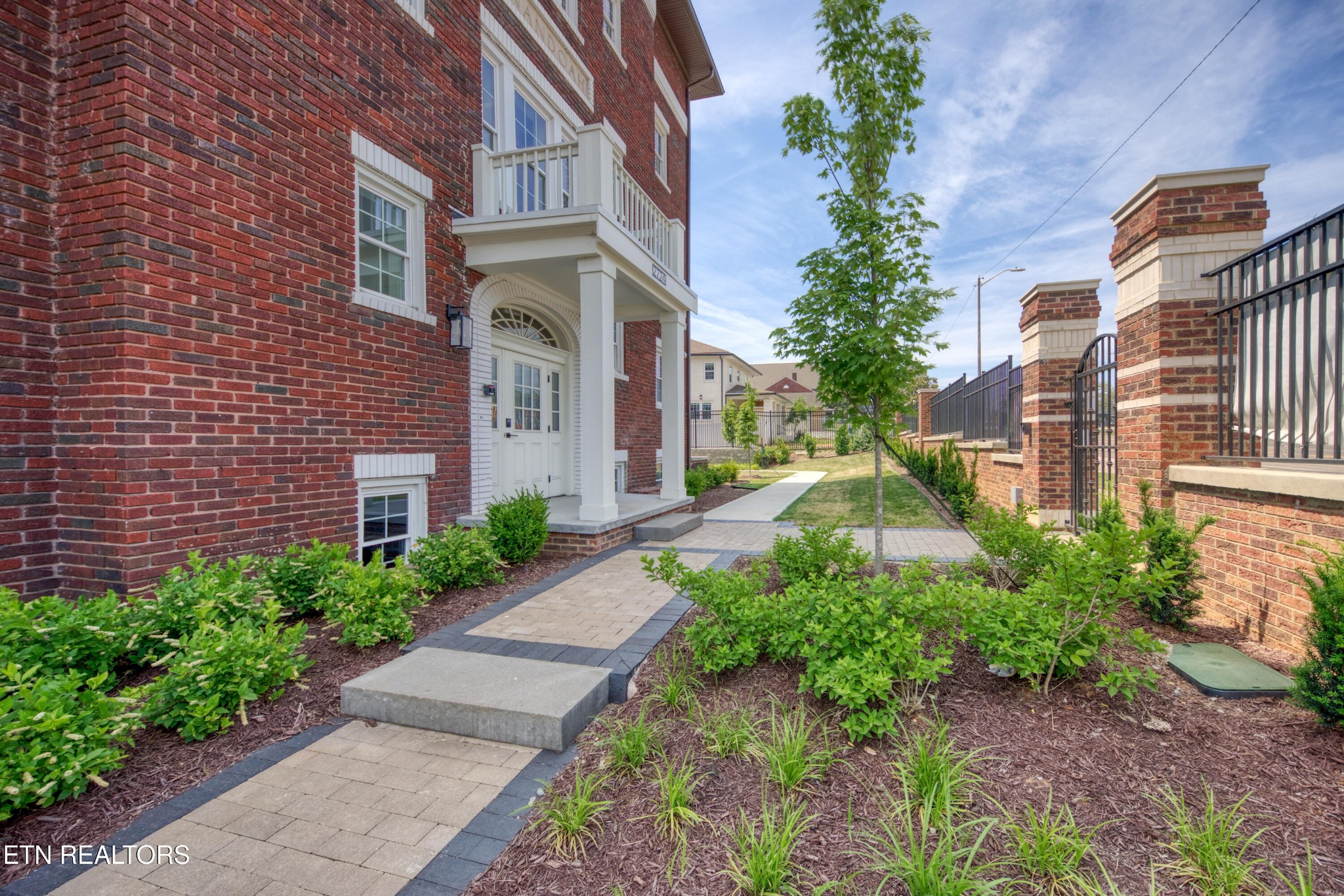 2724 E Magnolia Avenue Knoxville TN 37914