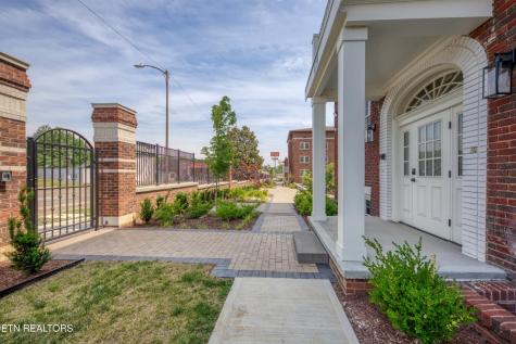 2724 E Magnolia Avenue Knoxville TN 37914