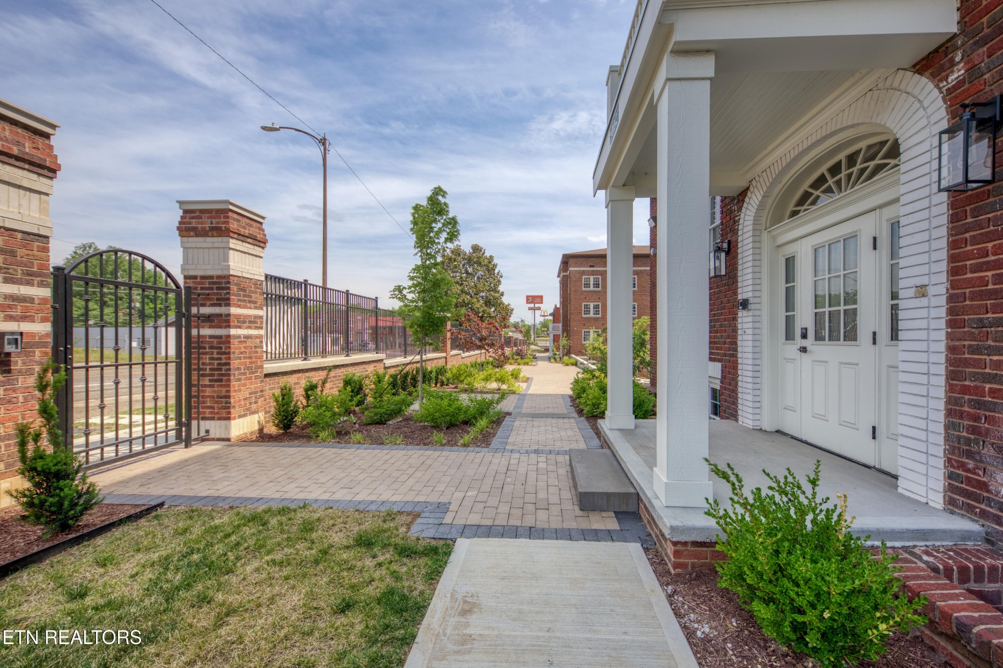 2724 E Magnolia Avenue Knoxville TN 37914