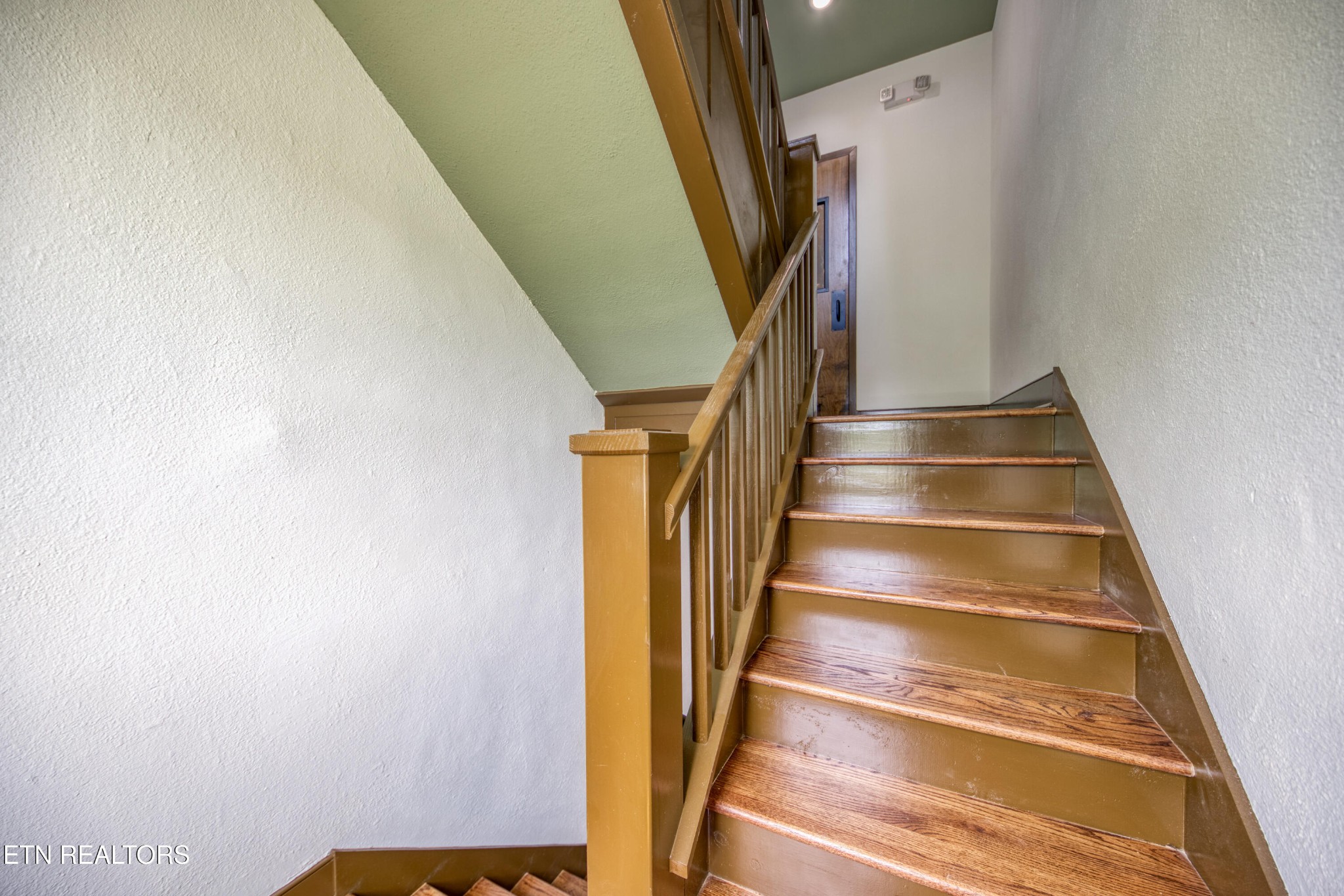 2724 E Magnolia Avenue Knoxville TN 37914