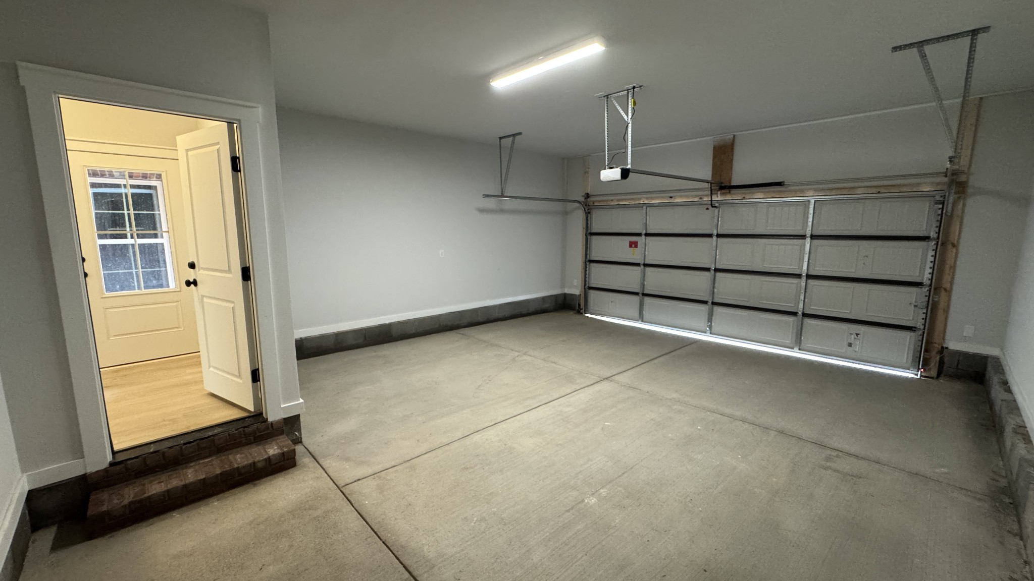 492 W Foxrun Springfield TN 37172