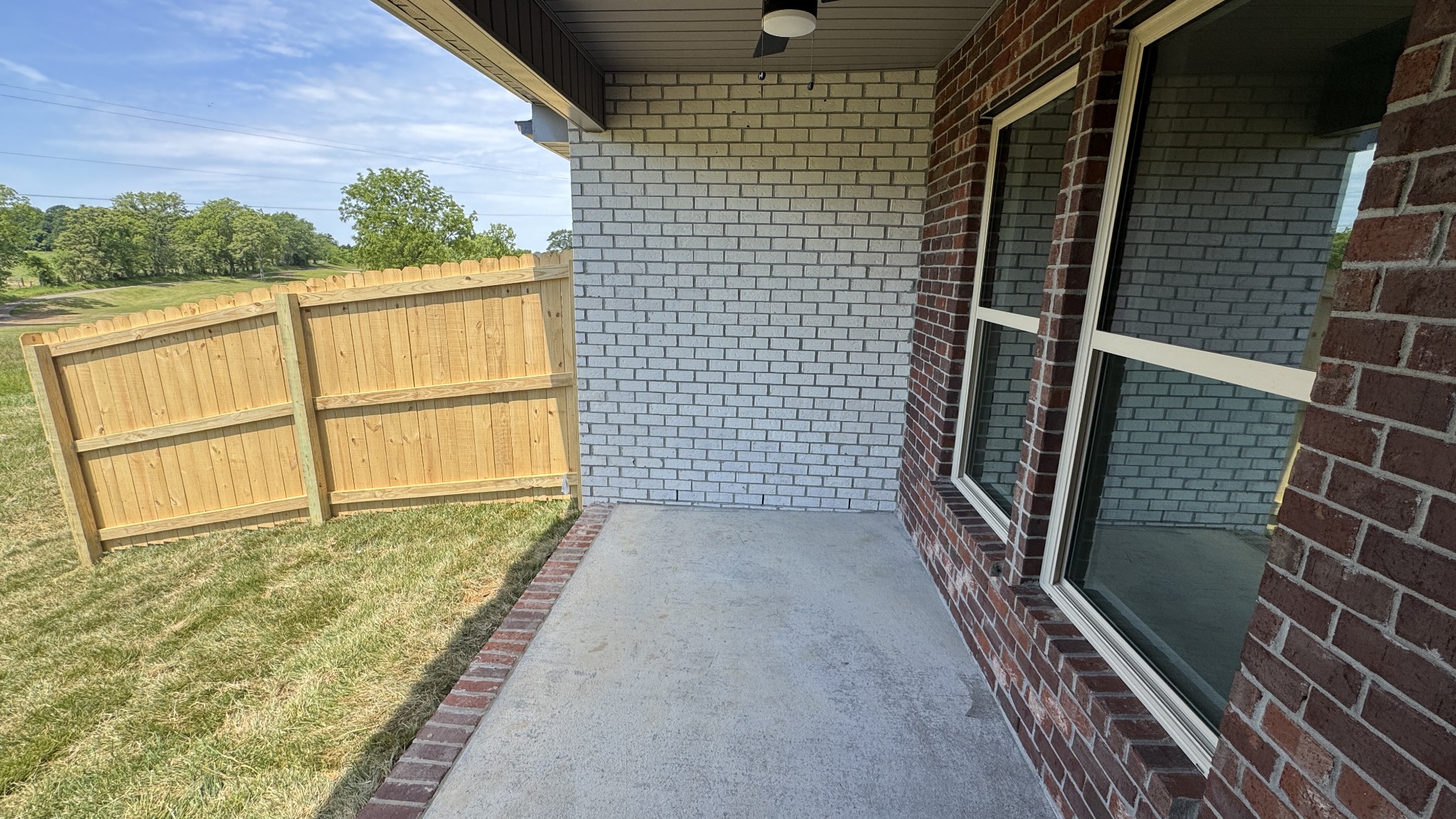 492 W Foxrun Springfield TN 37172
