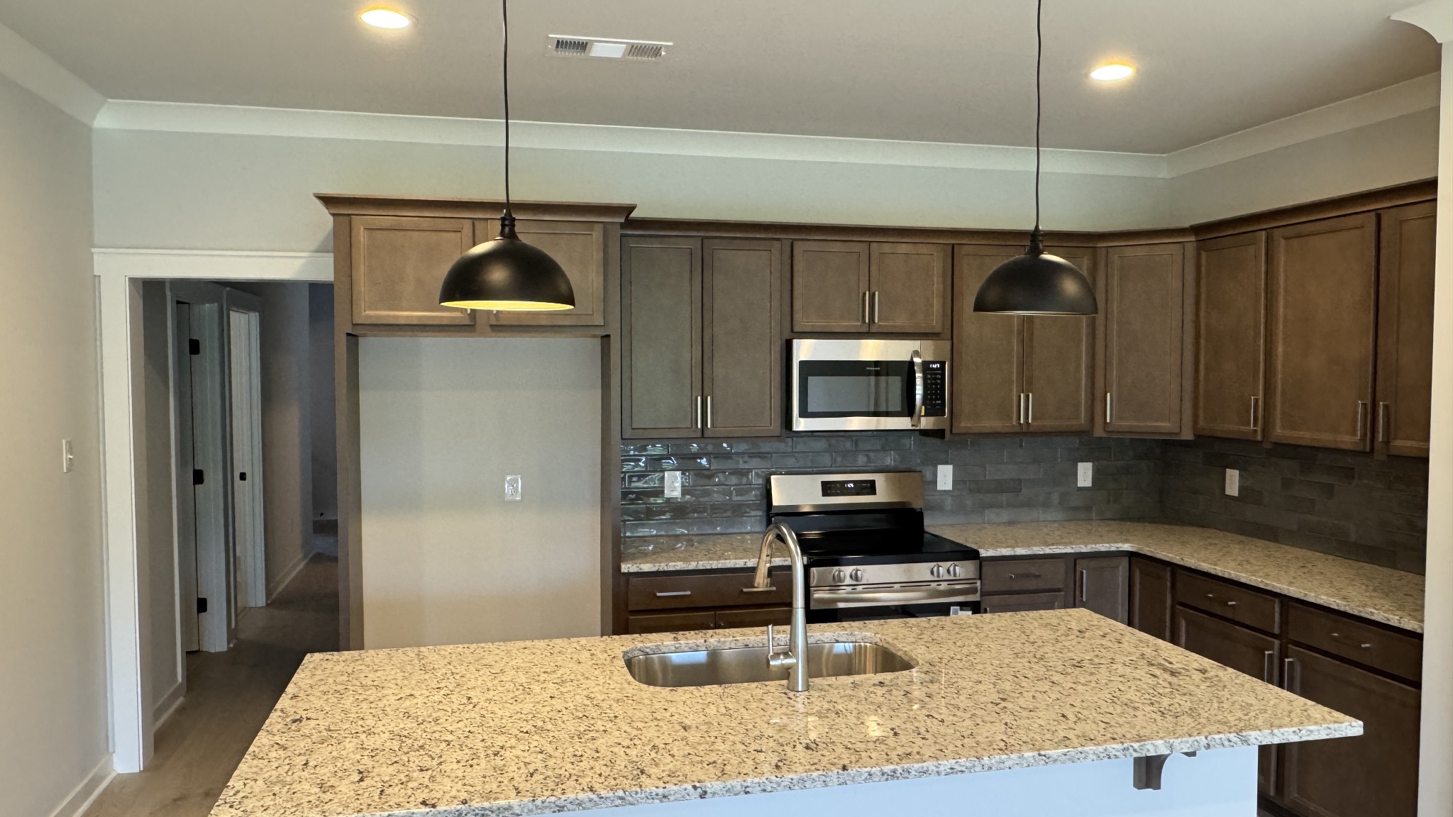 492 W Foxrun Springfield TN 37172