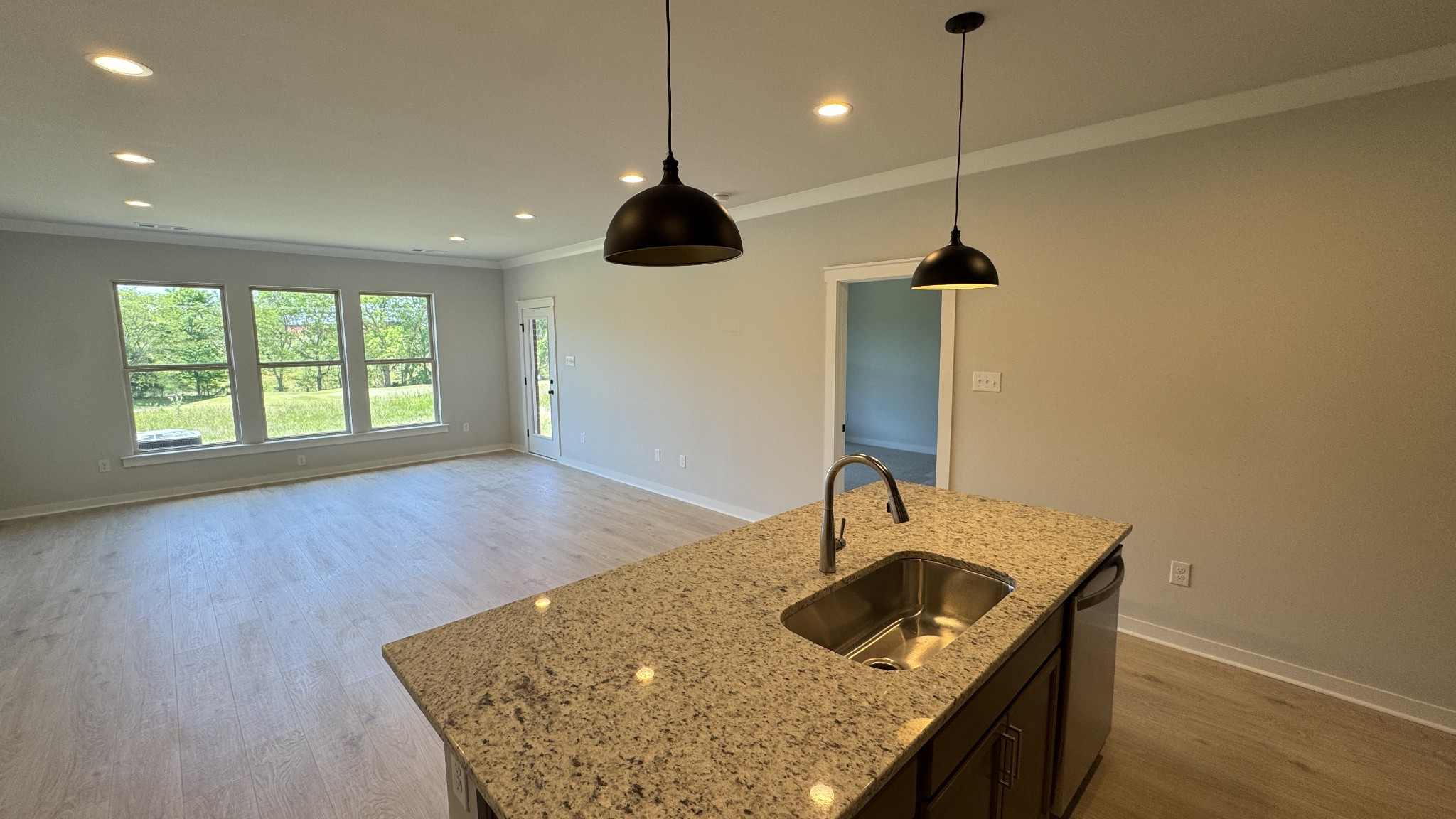 492 W Foxrun Springfield TN 37172
