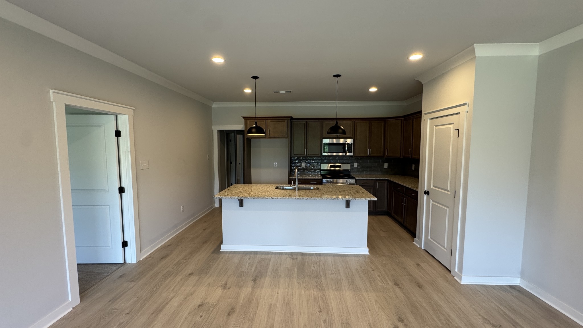 492 W Foxrun Springfield TN 37172