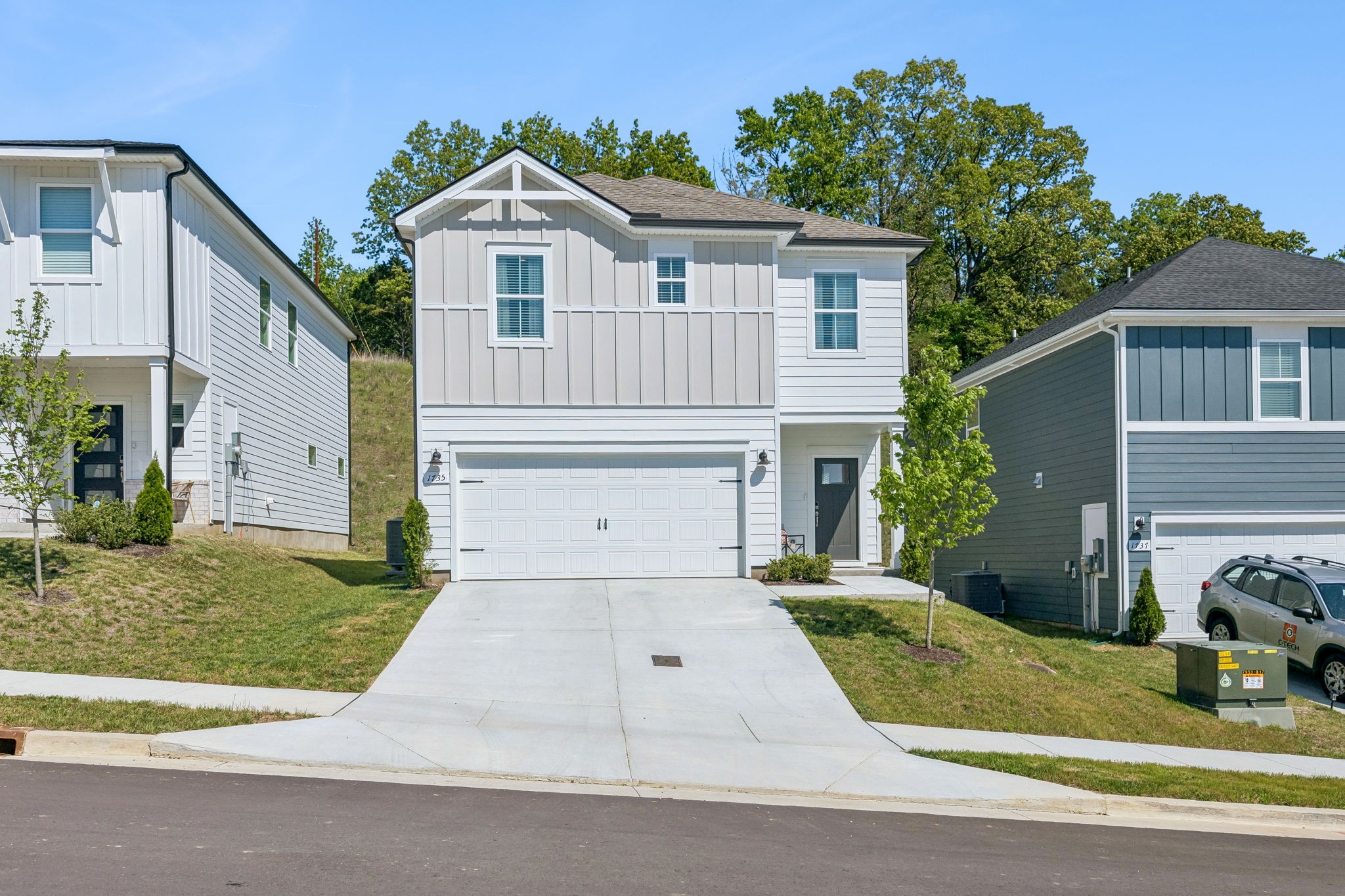 1735 Flora Grove Hermitage TN 37076