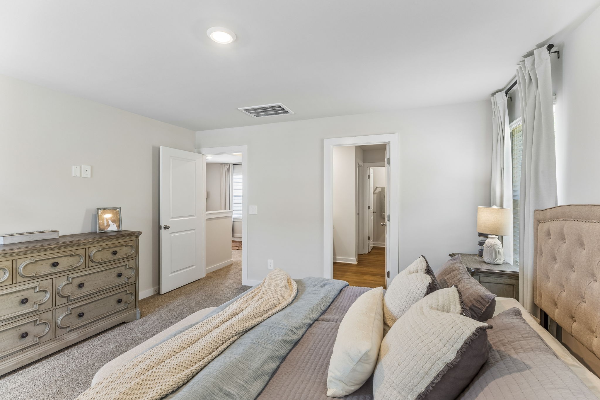 1735 Flora Grove Hermitage TN 37076